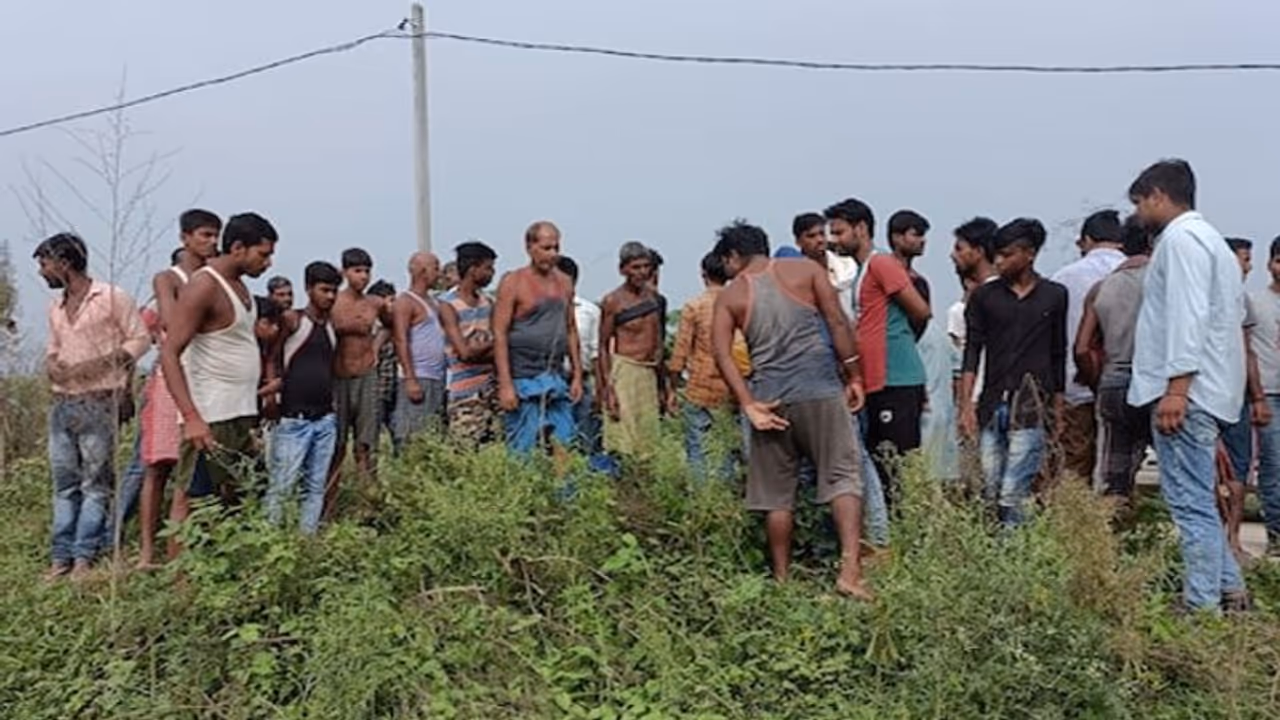 बिहार में जल्लाद पति की हैवनियत: पत्नी बेटी को दी दर्दनाक मौत, सिर काटकर ससुराल में जाकर फेंका बिहार में जल्लाद पति की हैवनियत: पत्नी बेटी को दी दर्दनाक मौत, सिर काटकर ससुराल में जाकर फेंका