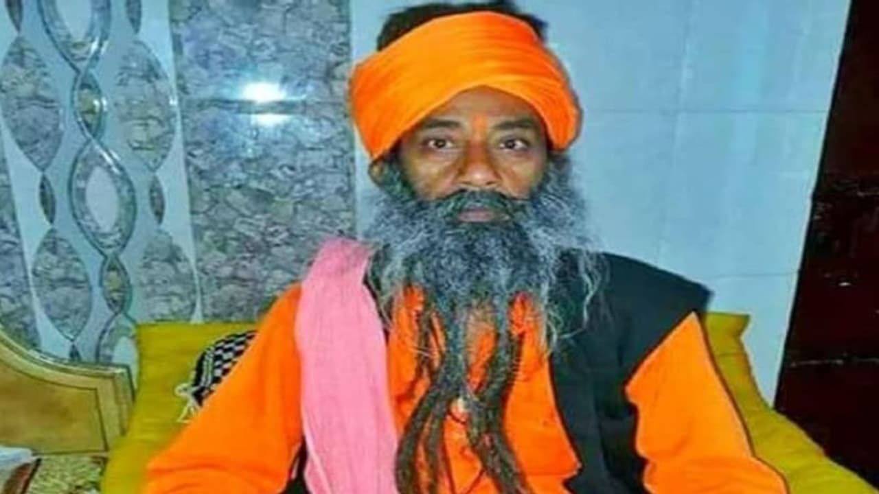 राजस्थान में फिर एक संत ने की आत्महत्या: शव 26 घंटे तक पेड़ से लटका रहा, सुसाइड नोट में विधायक का नाम राजस्थान में फिर एक संत ने की आत्महत्या: शव 26 घंटे तक पेड़ से लटका रहा, सुसाइड नोट में विधायक का नाम