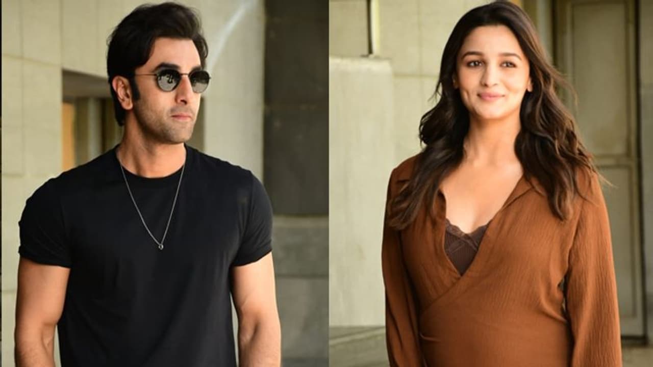 ಗರ್ಭಿಣಿ ಪತ್ನಿಯನ್ನು ನಿರ್ಲಕ್ಷಿಸಿದ್ರಾ ರಣಬೀರ್? 'ಅಲಿಯಾ ಮೇಲೆ ಪ್ರೀತಿ ಇಲ್ವಾ' ಎಂದ ನೆಟ್ಟಿಗರು ಗರ್ಭಿಣಿ ಪತ್ನಿಯನ್ನು ನಿರ್ಲಕ್ಷಿಸಿದ್ರಾ ರಣಬೀರ್? 'ಅಲಿಯಾ ಮೇಲೆ ಪ್ರೀತಿ ಇಲ್ವಾ' ಎಂದ ನೆಟ್ಟಿಗರು