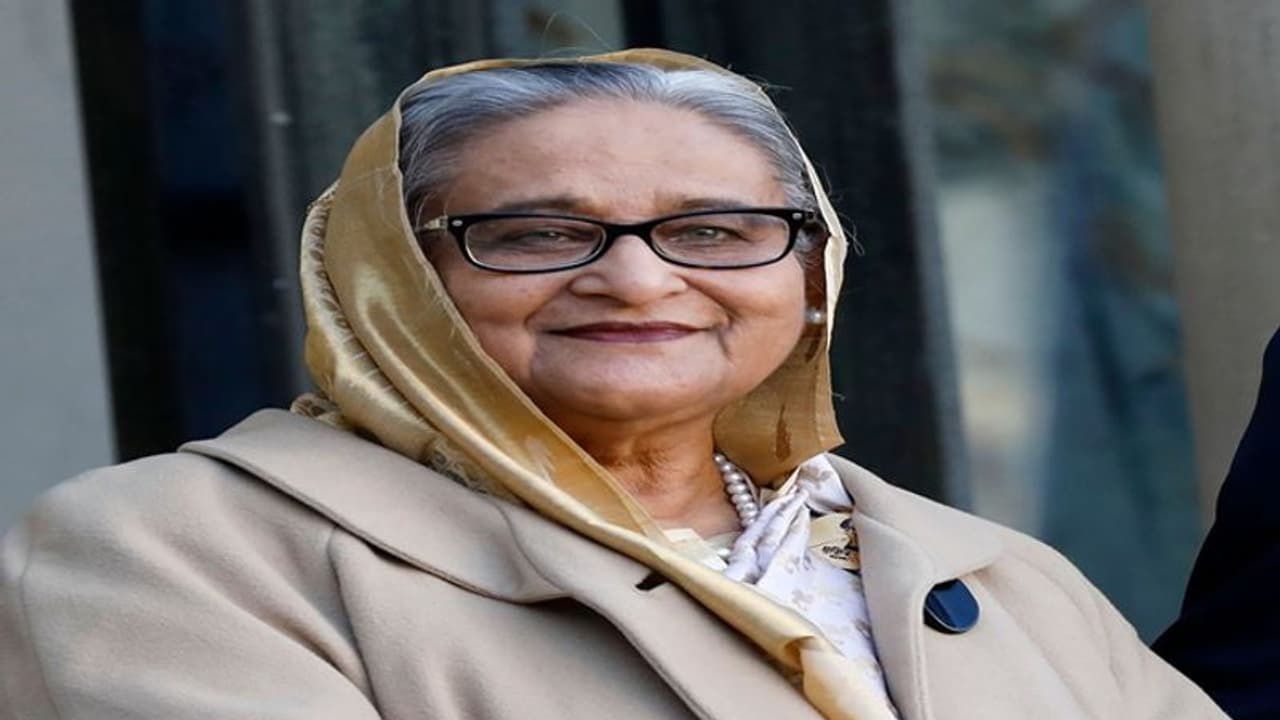 'ನಿಮ್ಮ ಹೆಂಡತಿಯರ ಭಾರತೀಯ ಸೀರೆಗಳನ್ನು ಸುಟ್ಟು ಹಾಕಿ' ಬಾಂಗ್ಲಾ ಪ್ರಧಾನಿ ಕಿಡಿ