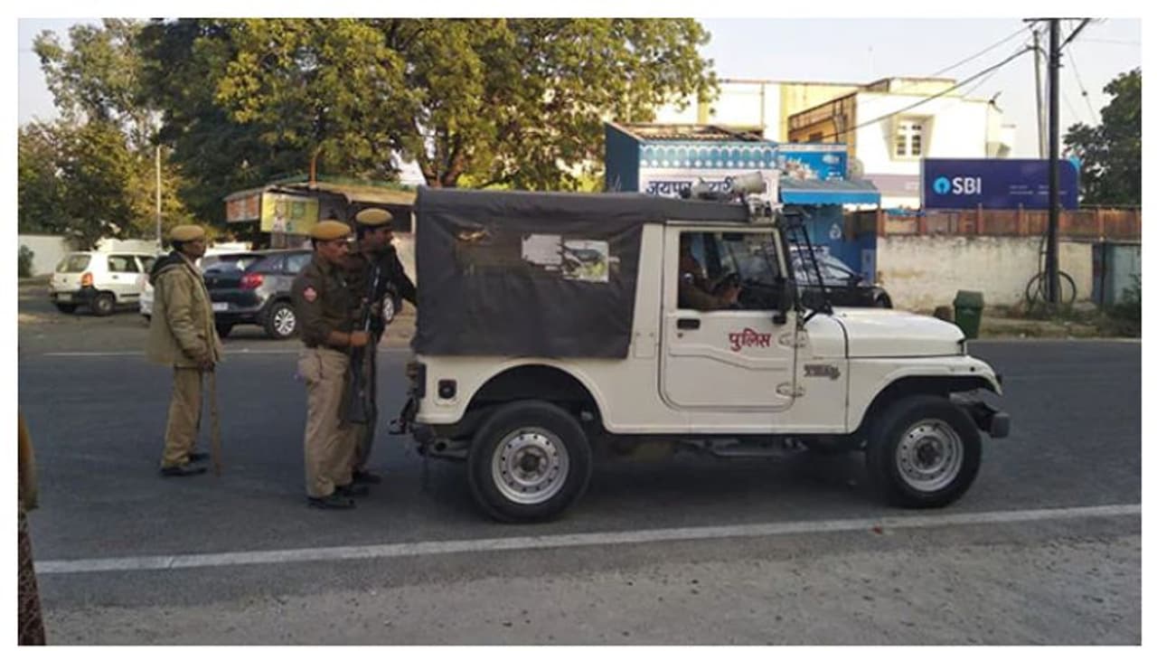 മക്കളെയുമെടുത്ത് അമ്മ കിണറ്റിൽ ചാടി, നാല് കുട്ടികളും മരിച്ചു, അമ്മ രക്ഷപ്പെട്ടു മക്കളെയുമെടുത്ത് അമ്മ കിണറ്റിൽ ചാടി, നാല് കുട്ടികളും മരിച്ചു, അമ്മ രക്ഷപ്പെട്ടു