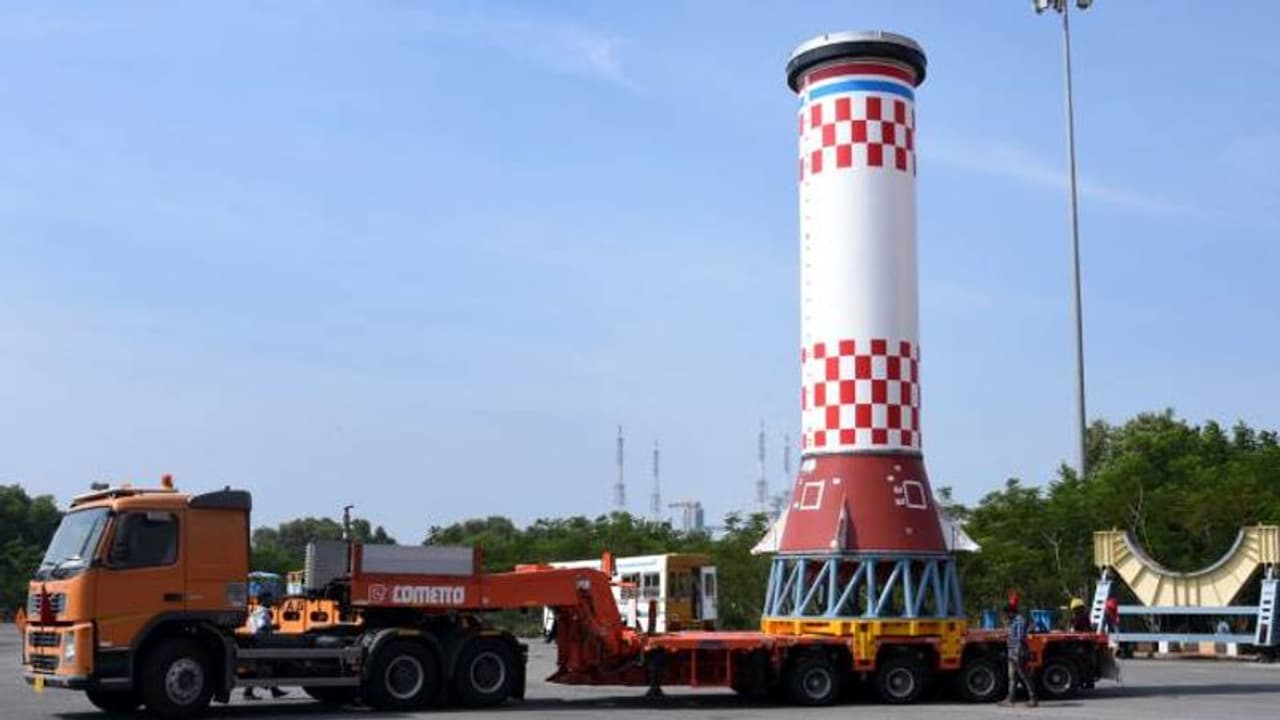 എസ്എസ്എൽവി ആദ്യ വിക്ഷേപണം നാളെ, രണ്ട് ഉപഗ്രഹങ്ങൾ ഭ്രമണപഥത്തിൽ എത്തിക്കും എസ്എസ്എൽവി ആദ്യ വിക്ഷേപണം നാളെ, രണ്ട് ഉപഗ്രഹങ്ങൾ ഭ്രമണപഥത്തിൽ എത്തിക്കും