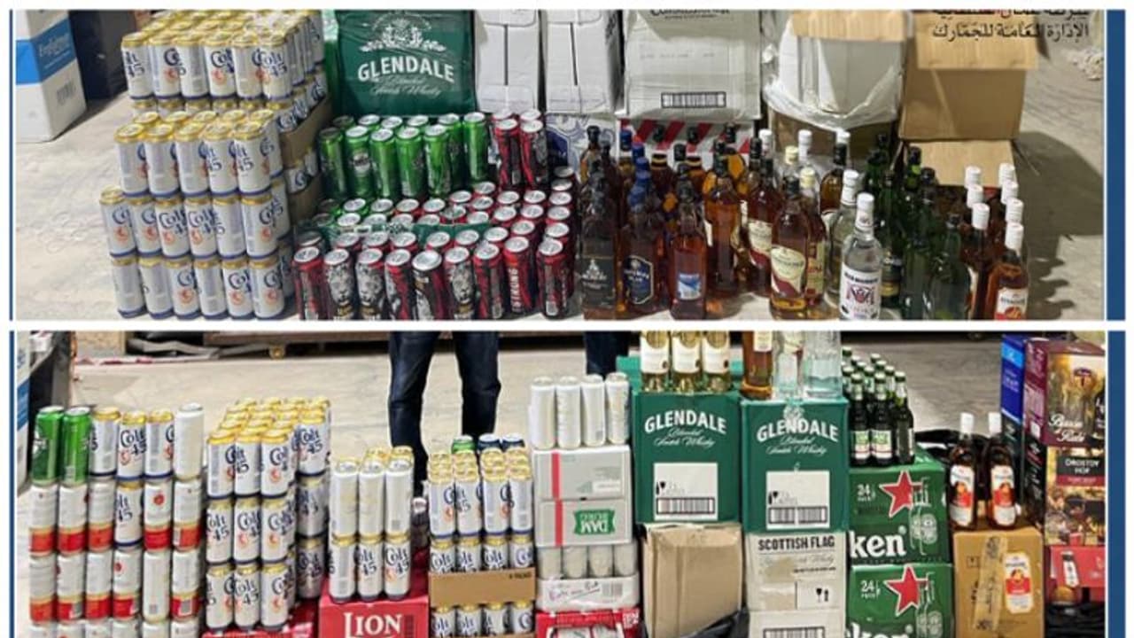 പ്രവാസികളുടെ താമസ സ്ഥലത്ത് റെയ്ഡ്; വന് മദ്യശേഖരം പിടിച്ചെടുത്തു പ്രവാസികളുടെ താമസ സ്ഥലത്ത് റെയ്ഡ്; വന് മദ്യശേഖരം പിടിച്ചെടുത്തു