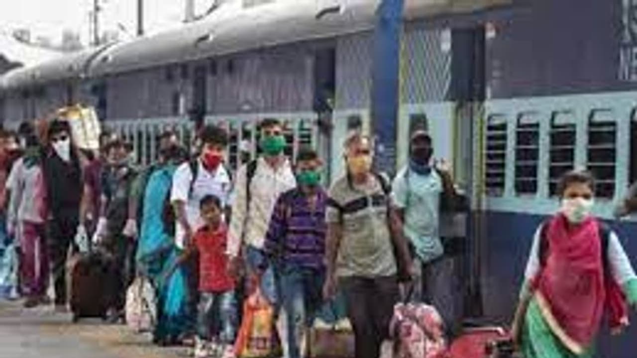 മുതിർന്ന പൗരന്മാർക്ക് റെയിൽവേ ഇളവുകൾ നൽകിയേക്കും; എസി കോച്ചിൽ ഇളവില്ല 