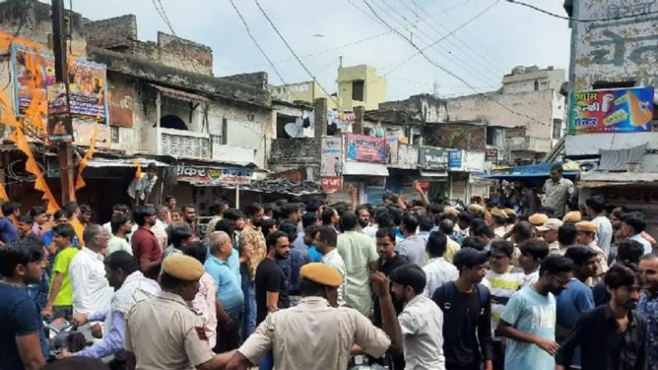 मोहर्रम के तीन दिन पहले राजस्थान में फिर विवादः मंदिर से भगवा झंडा हटाने पर हिंदू संगठनो के किया विरोध