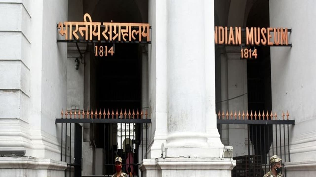 ভর সন্ধেবেলা রাজপথে চলল গুলি, এলাকায় মোতায়েন করা হয়েছে বিশাল পুলিশ বাহিনী ভর সন্ধেবেলা রাজপথে চলল গুলি, এলাকায় মোতায়েন করা হয়েছে বিশাল পুলিশ বাহিনী