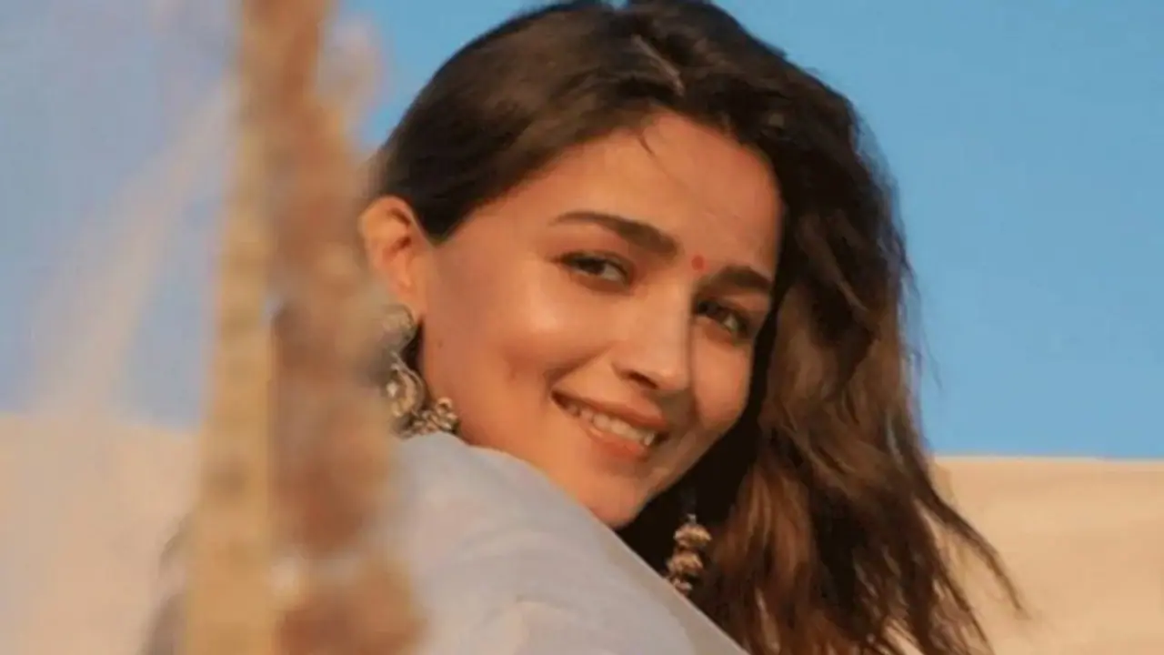 Alia Bhatt reveals who handles her money; and it's not Ranbir Kapoor