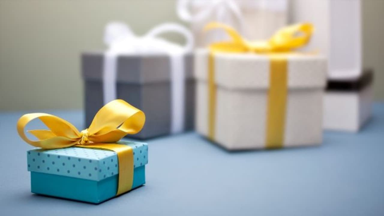 सिर्फ भाई ही क्यों इस बार बहन भी अपने भाई को दें यह स्टाइलिश गिफ्ट और रक्षाबंधन को बनाएं और स्पेशल सिर्फ भाई ही क्यों इस बार बहन भी अपने भाई को दें यह स्टाइलिश गिफ्ट और रक्षाबंधन को बनाएं और स्पेशल