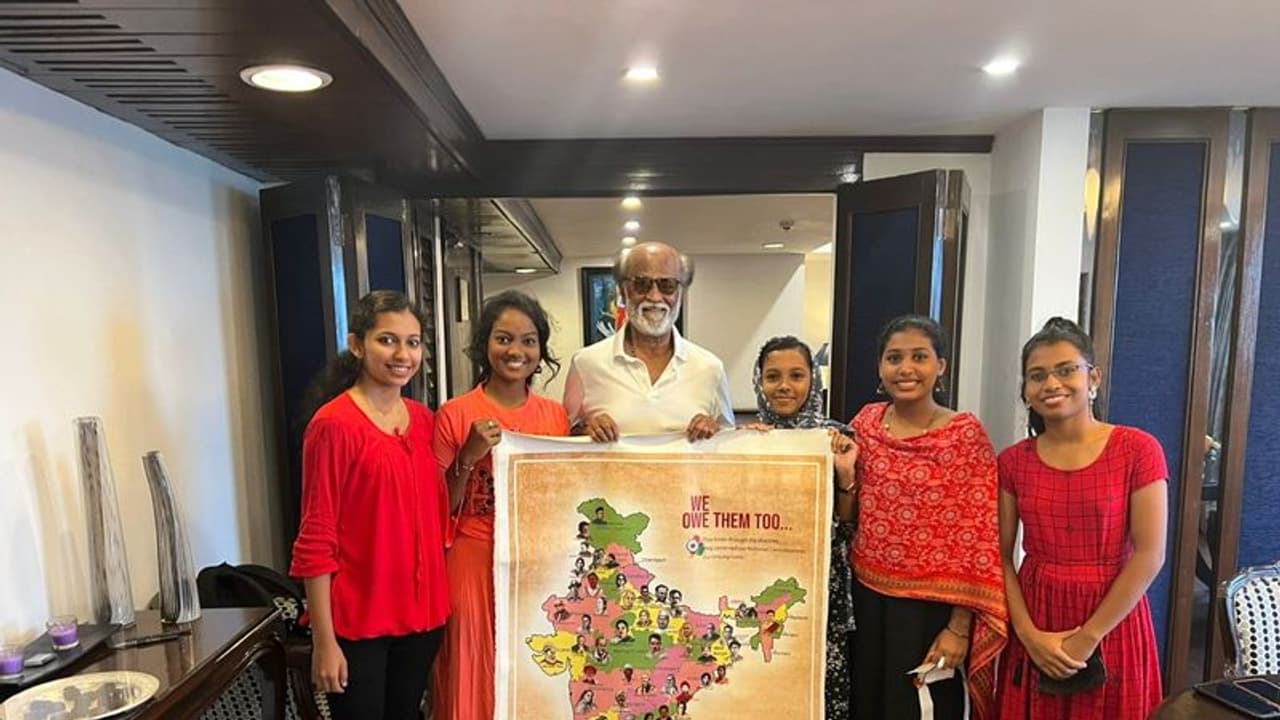 ఏషియానెట్ న్యూస్ ఎన్సీసీ వజ్ర జయంతి యాత్ర.. ప్రత్యేక పోస్టర్ను ఆవిష్కరించిన రజనీకాంత్.. ఏషియానెట్ న్యూస్ ఎన్సీసీ వజ్ర జయంతి యాత్ర.. ప్రత్యేక పోస్టర్ను ఆవిష్కరించిన రజనీకాంత్..