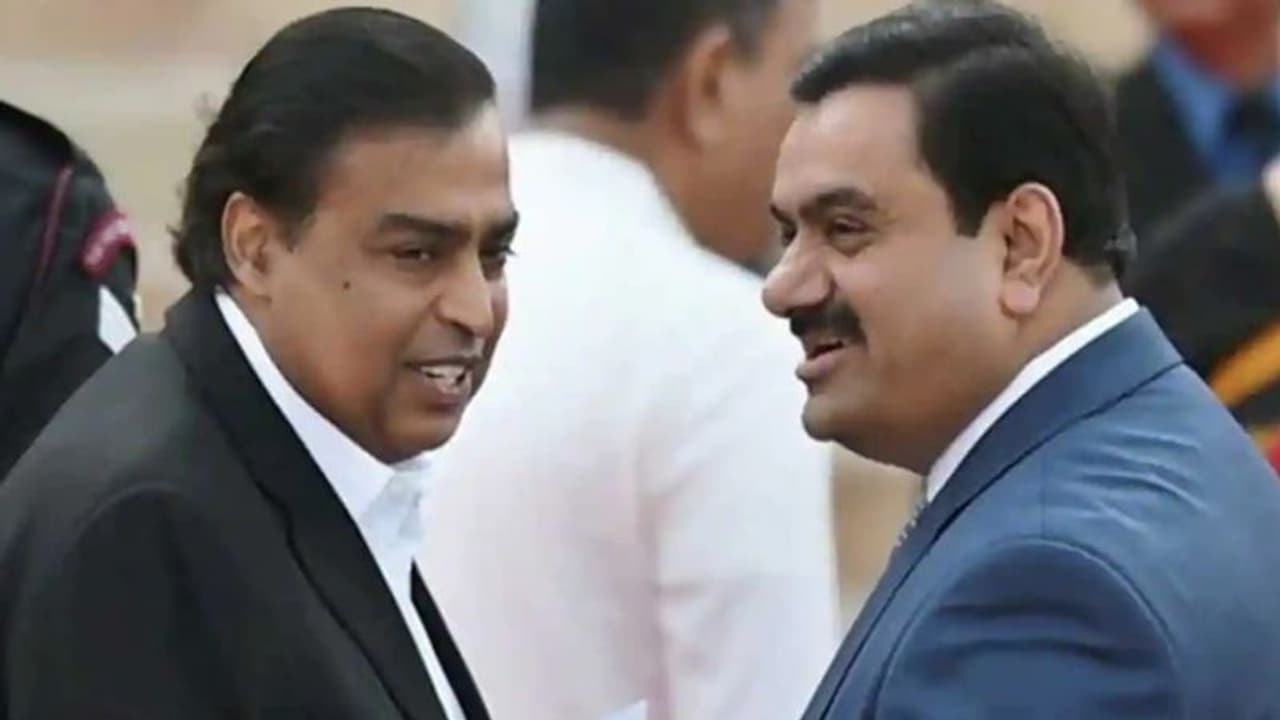 adani: adani share price:கெளதம் அதானிக்கு சரிவு! உலக கோடீஸ்வரர்கள் பட்டியலில் முகேஷ்ன் அம்பானியும் பின்னடைவு