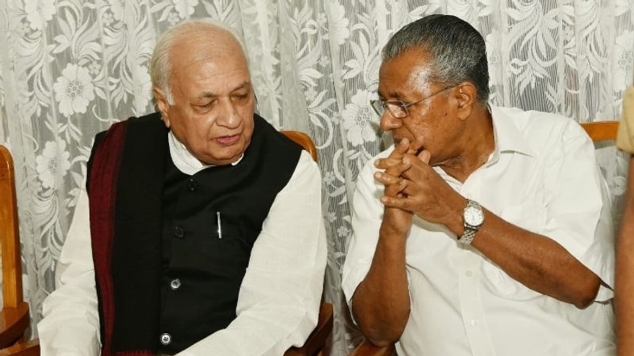 കാലാവധി നാളെ തീരുന്ന 11 ഓർഡിനൻസുകളിൽ ഒപ്പിടാതെ ഗവർണർ: സർക്കാരിന് മുന്നിൽ അസാധാരണ പ്രതിസന്ധി 