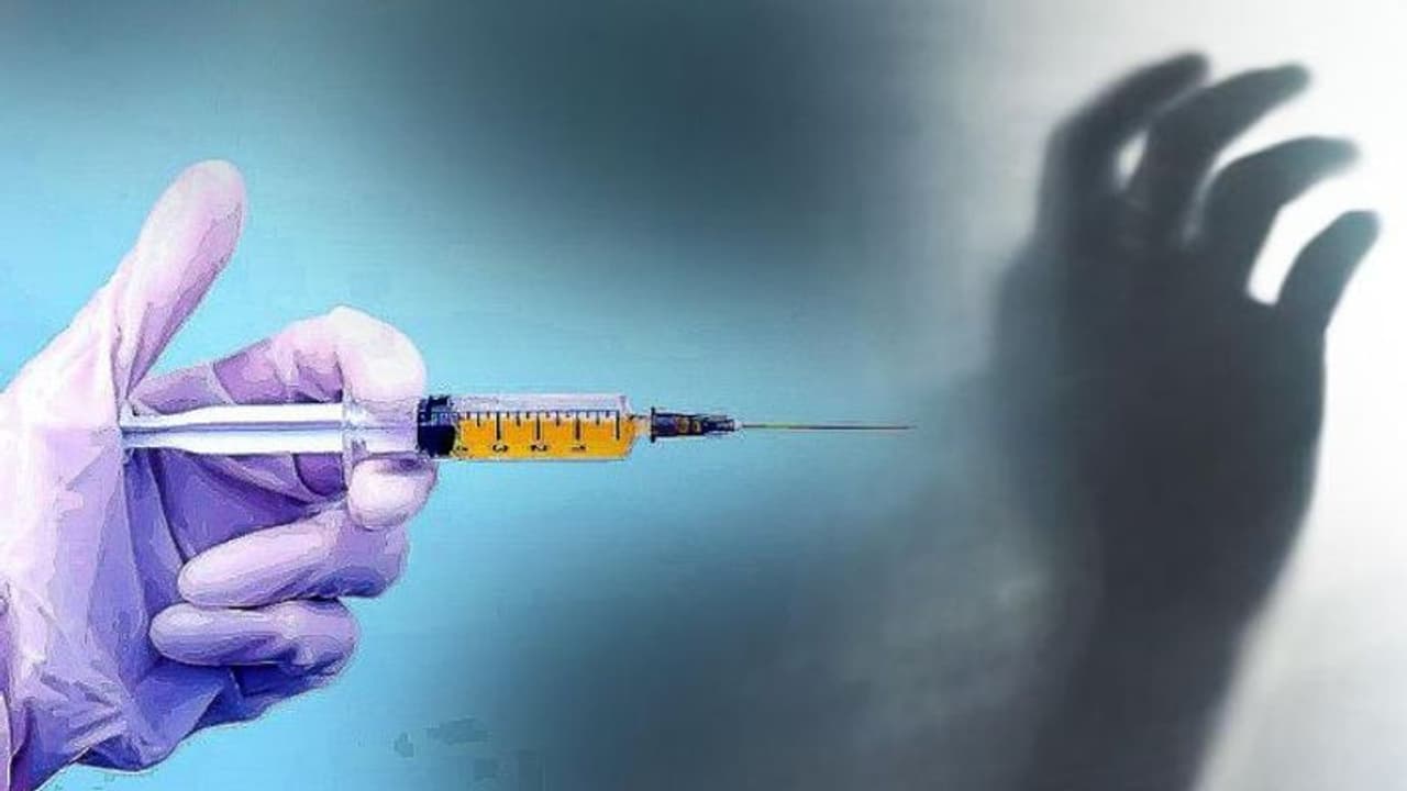 கொடூரம் ! காதலித்த மகளுக்கு விஷ ஊசி போட்ட தந்தை.. கடைசியில் நடந்த அதிர்ச்சி சம்பவம்