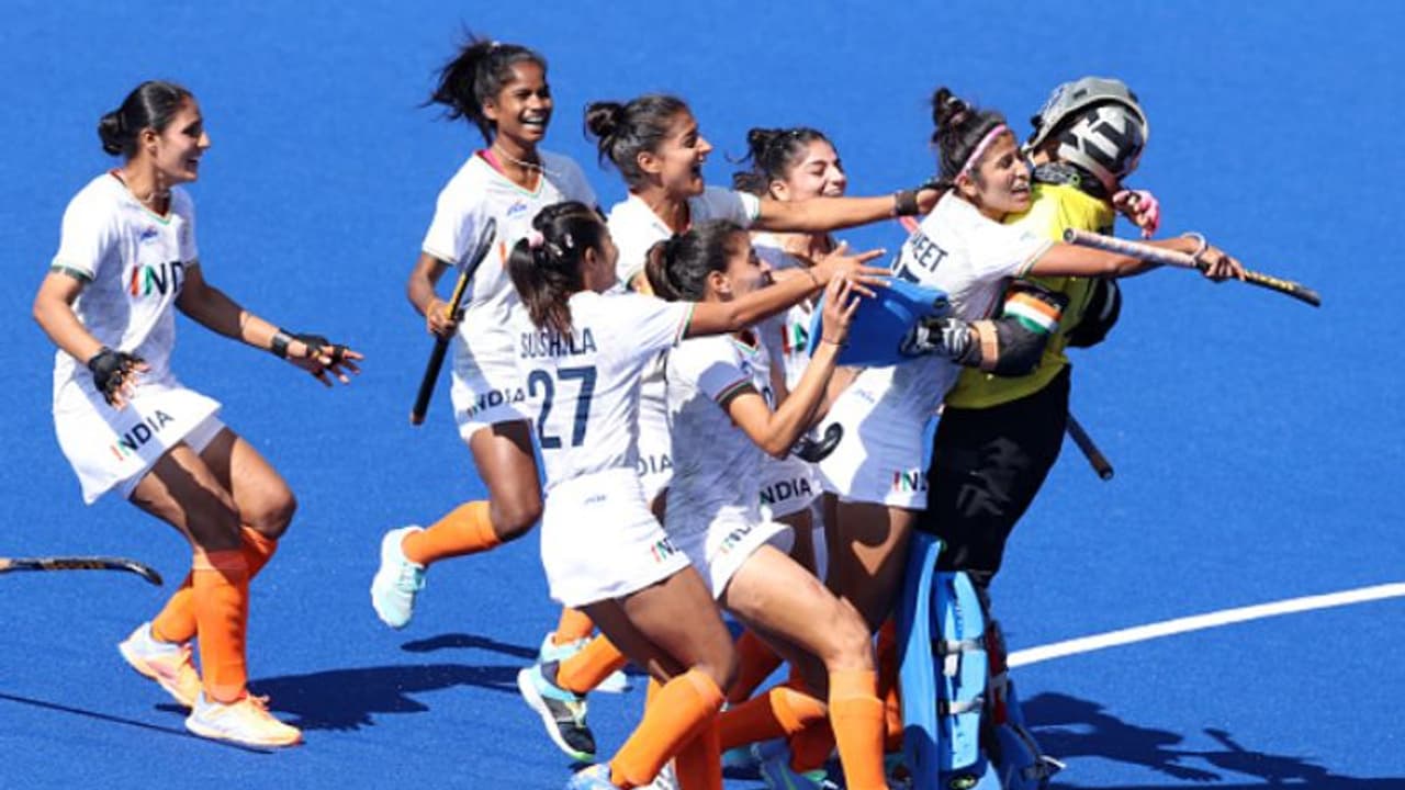 রুদ্ধশ্বাস শুট আউটে দুর্ভেদ্য সবিতা পুনিয়া, কমনওয়েলথে ব্রোঞ্জ ডজিতল ভারতীয় মহিলা হকি দল রুদ্ধশ্বাস শুট আউটে দুর্ভেদ্য সবিতা পুনিয়া, কমনওয়েলথে ব্রোঞ্জ ডজিতল ভারতীয় মহিলা হকি দল