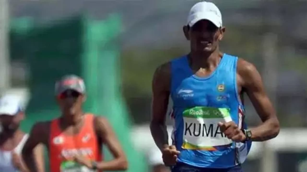 காமன்வெல்த் 10,000மீ நடை போட்டியில் இந்தியாவின் சந்தீப் குமார் வெண்கலம் வென்றார் காமன்வெல்த் 10,000மீ நடை போட்டியில் இந்தியாவின் சந்தீப் குமார் வெண்கலம் வென்றார்