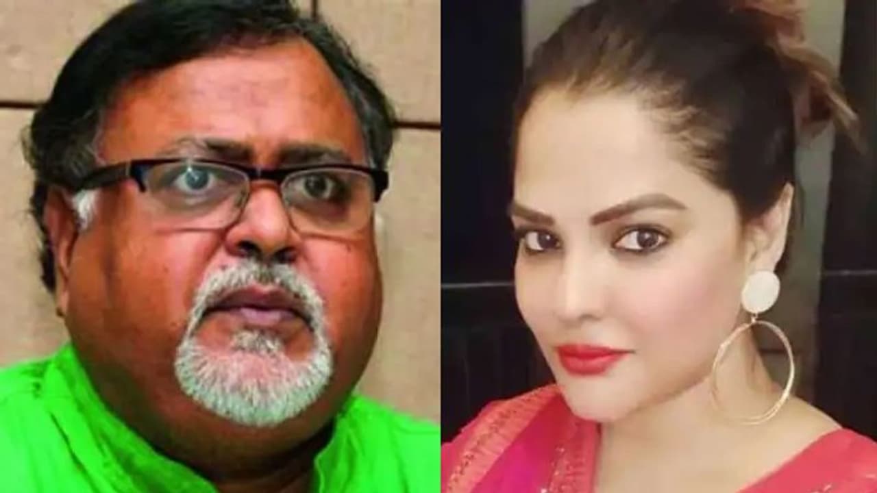 जेल में कैसे कटी अर्पिता मुखर्जी की पहली रात, हवालात का नजारा देख रो पड़ी कैशक्वीन जेल में कैसे कटी अर्पिता मुखर्जी की पहली रात, हवालात का नजारा देख रो पड़ी कैशक्वीन