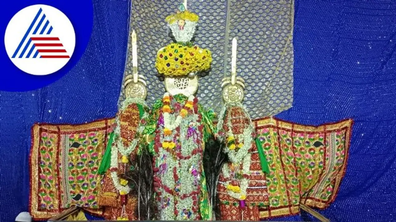 ರಾಯಚೂರು ಜಿಲ್ಲೆಯಾದ್ಯಂತ ಮೊಹರಂ ಸಂಭ್ರಮ, ಹಿಂದೂ ಮುಸ್ಲಿಂ ಒಟ್ಟಾಗಿ ಆಚರಣೆ ರಾಯಚೂರು ಜಿಲ್ಲೆಯಾದ್ಯಂತ ಮೊಹರಂ ಸಂಭ್ರಮ, ಹಿಂದೂ ಮುಸ್ಲಿಂ ಒಟ್ಟಾಗಿ ಆಚರಣೆ