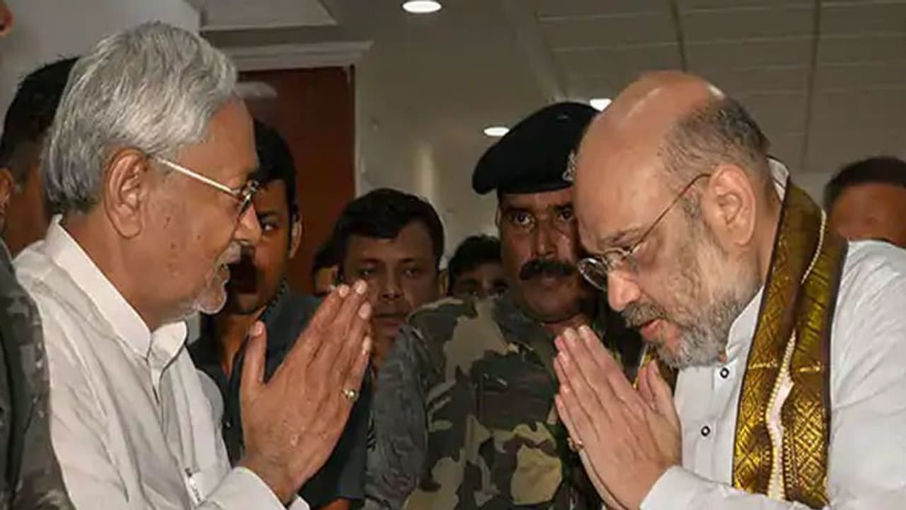 'ഓപറേഷൻ മഹാരാഷ്ട്ര' അപകടം മണത്തു'; മറുകണ്ടം ചാടി നിതീഷ്, പകച്ച് ബിജെപി