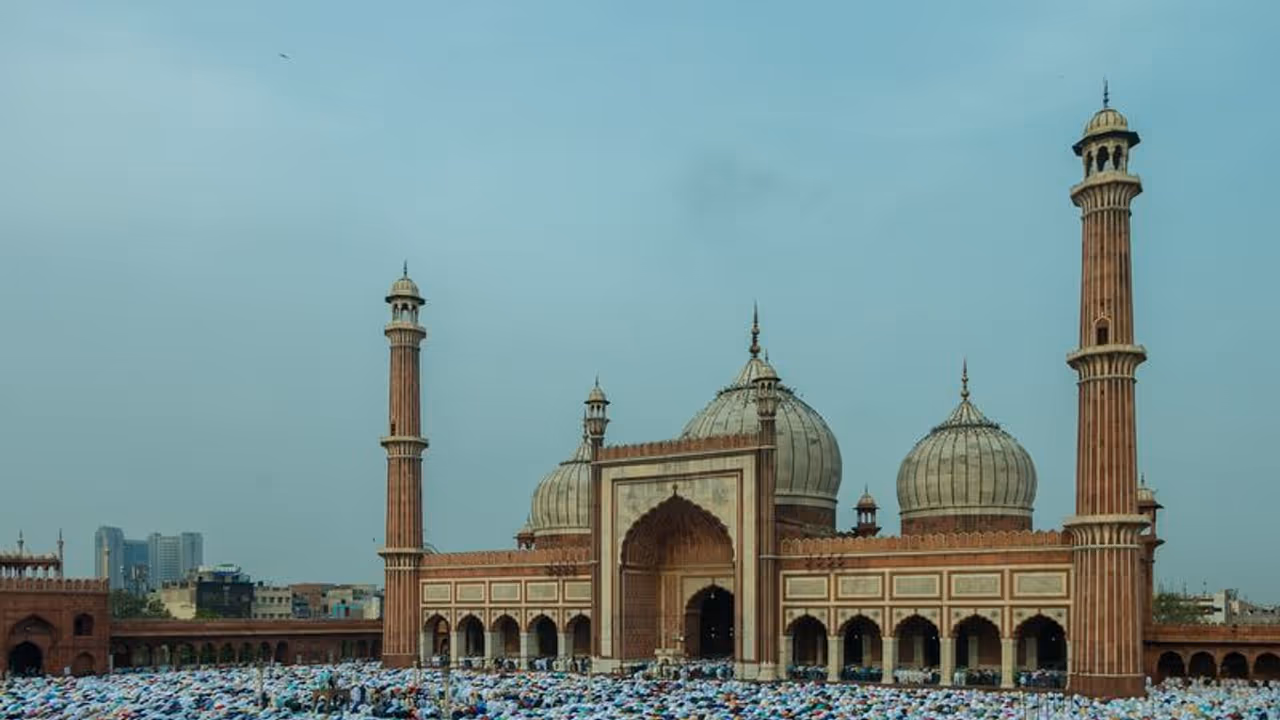 ఇండియాలో ఉన్న టాప్ 10 అతిపెద్ద మసీదులు ఇవే..!