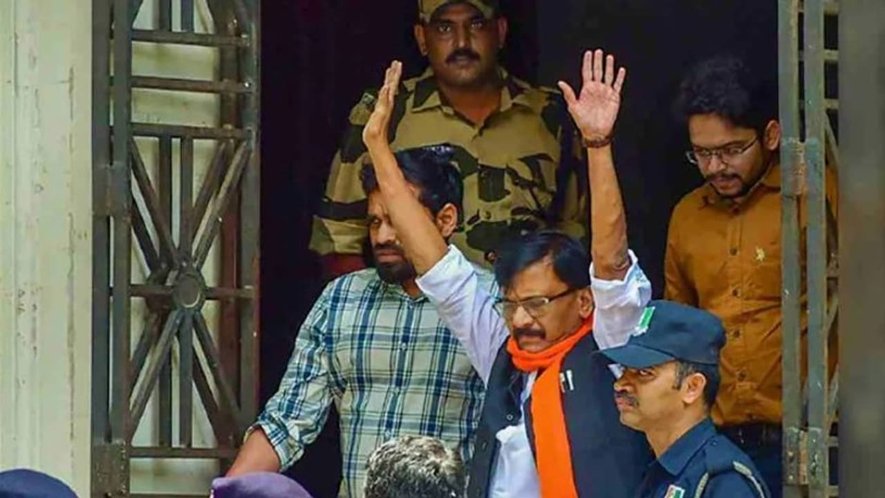  पात्रा चॉल घोटाला: संजय राउत को नहीं मिली राहत, कोर्ट ने 22 अगस्त तक न्यायिक हिरासत में भेजा