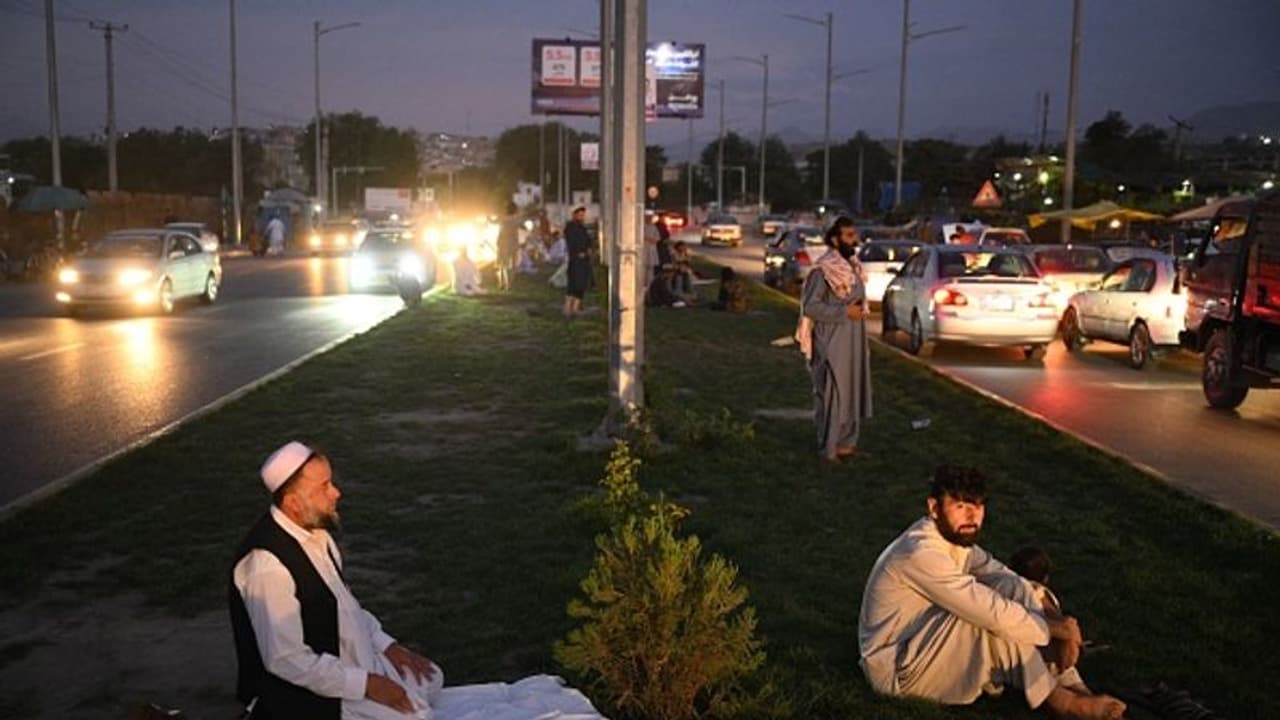 कौन हैं पाकिस्तान के नए गवर्नर जमील अहमद, श्रीलंका बनने से कैसे बचा पाएंगे इस इस्लामिक देश को... कौन हैं पाकिस्तान के नए गवर्नर जमील अहमद, श्रीलंका बनने से कैसे बचा पाएंगे इस इस्लामिक देश को...