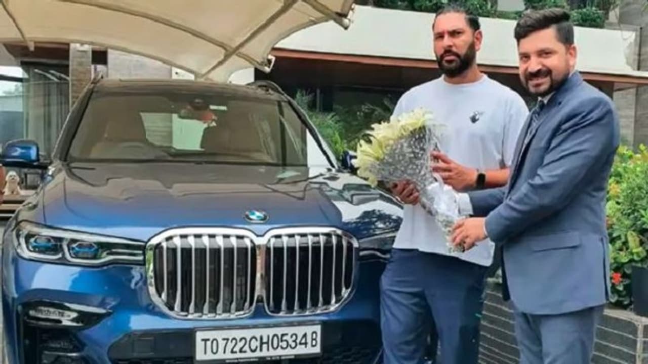 యువరాజ్ సింగ్ కొత్త లగ్జరీ ఎస్యూవి కార్.. కోట్లలో ధర.. దీని ఫీచర్లు పవర్ స్పీడ్ తెలుసా.. యువరాజ్ సింగ్ కొత్త లగ్జరీ ఎస్యూవి కార్.. కోట్లలో ధర.. దీని ఫీచర్లు పవర్ స్పీడ్ తెలుసా..