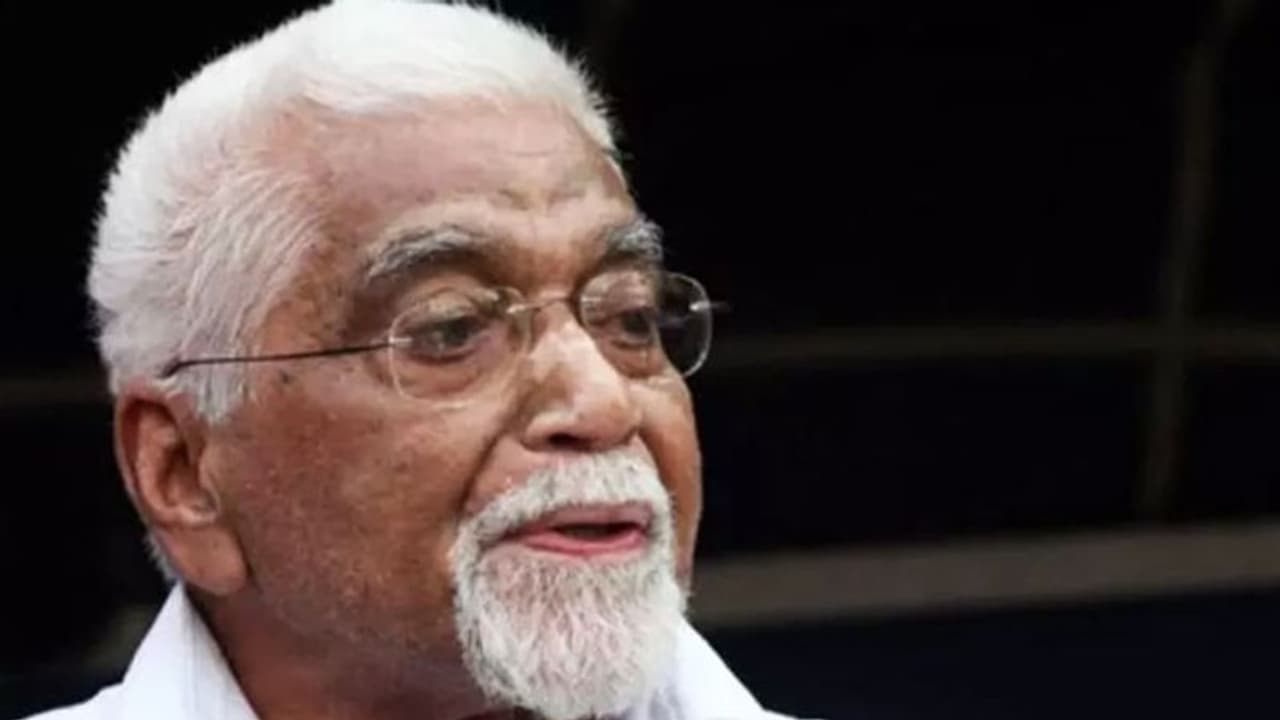 ബെര്ലിൻ കുഞ്ഞനന്തൻ നായര് അന്തരിച്ചു ബെര്ലിൻ കുഞ്ഞനന്തൻ നായര് അന്തരിച്ചു