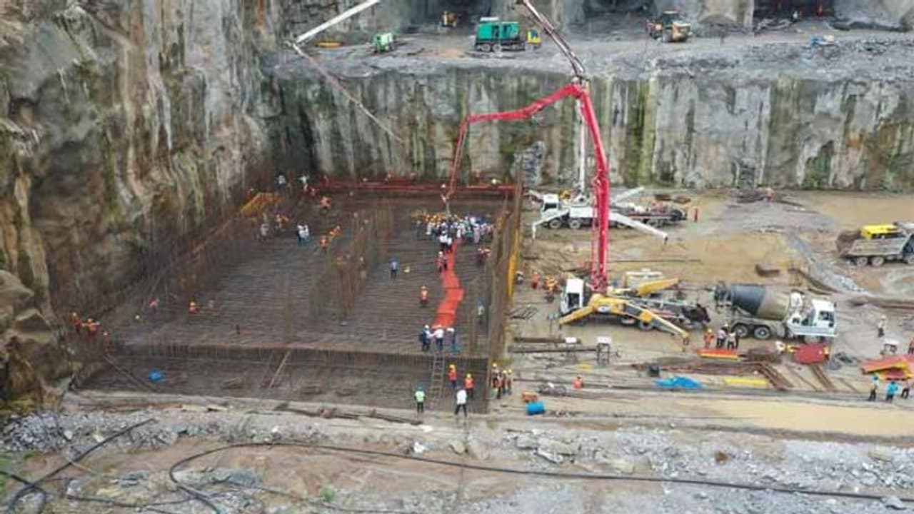 పోలవరంలో టర్బైన్ల అమరికకు కాంక్రీట్ పనులు ప్రారంభం