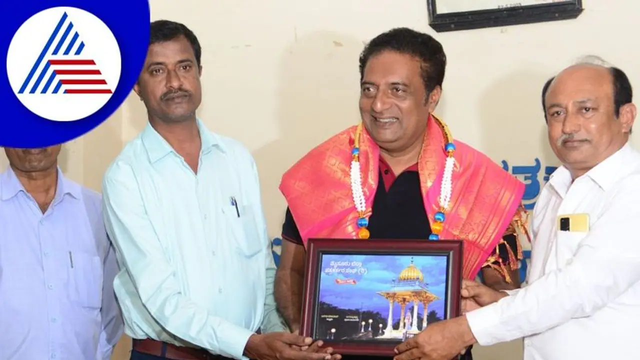 ಪ್ರತಿಯೊಬ್ಬರೂ ಸರ್ಕಾರದ ಮಾರ್ಕ್ಸ್ ಕಾರ್ಡ್‌ ಕೇಳಬೇಕು: ಪ್ರಕಾಶ್‌ ರಾಜ್‌