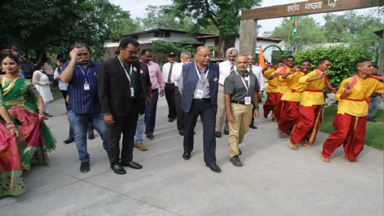 Vajra Jayanti Yatra: বজ্র জয়ন্তী যাত্রা একটা গর্ব, বললেন প্রতিরক্ষা সচিব অজয় কুমার Vajra Jayanti Yatra: বজ্র জয়ন্তী যাত্রা একটা গর্ব, বললেন প্রতিরক্ষা সচিব অজয় কুমার