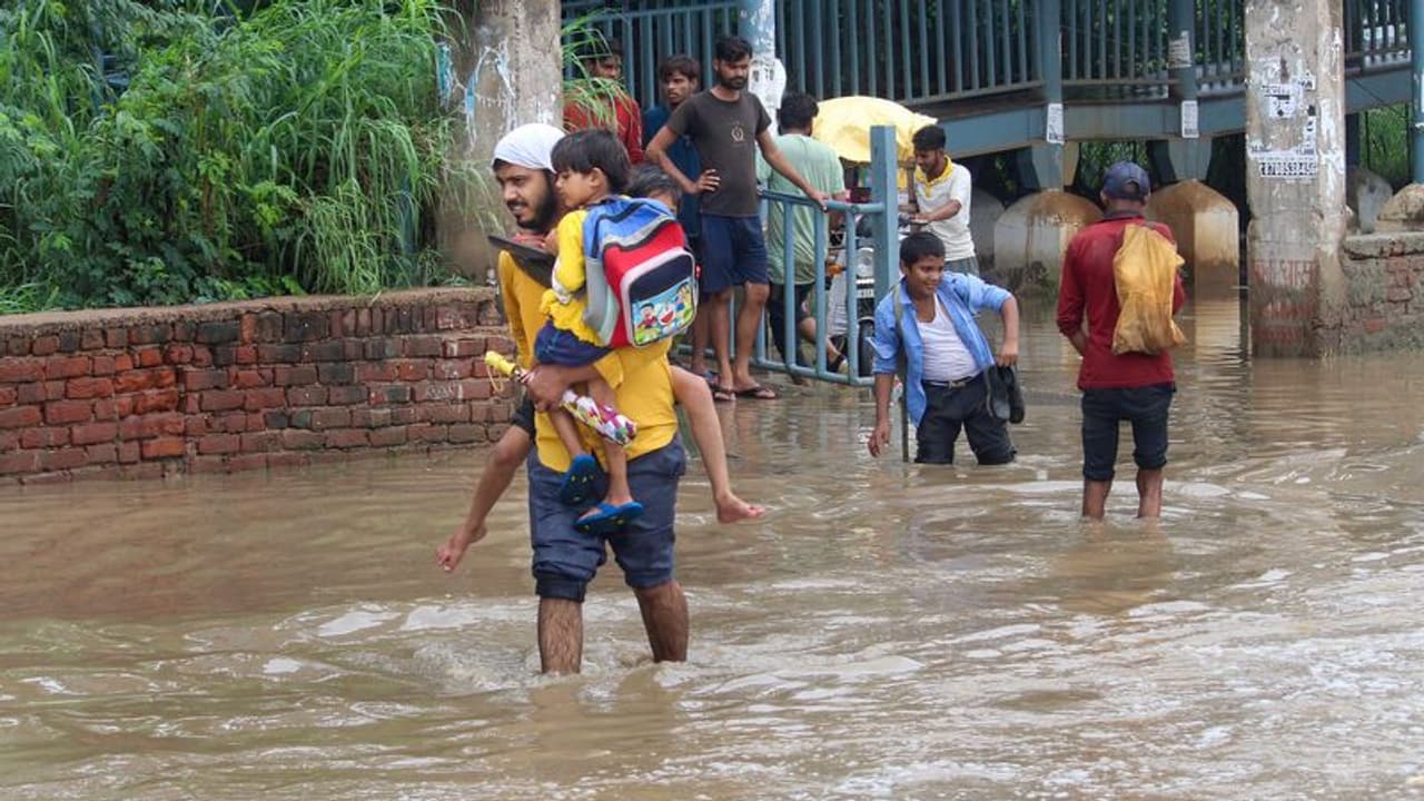 Monsoon Update: मध्य प्रदेश, राजस्थान, महाराष्ट्र सहित कई राज्यों में भारी बारिश की चेतावनी Monsoon Update: मध्य प्रदेश, राजस्थान, महाराष्ट्र सहित कई राज्यों में भारी बारिश की चेतावनी