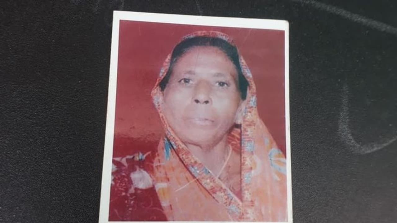 खाटू श्याम हादसा: फोटो दिखाकर भीड़ में 4 घंटे तक खोजती रहीं महिलाएं, परिजन के पहुंचने से पहले हो गई थी मौत