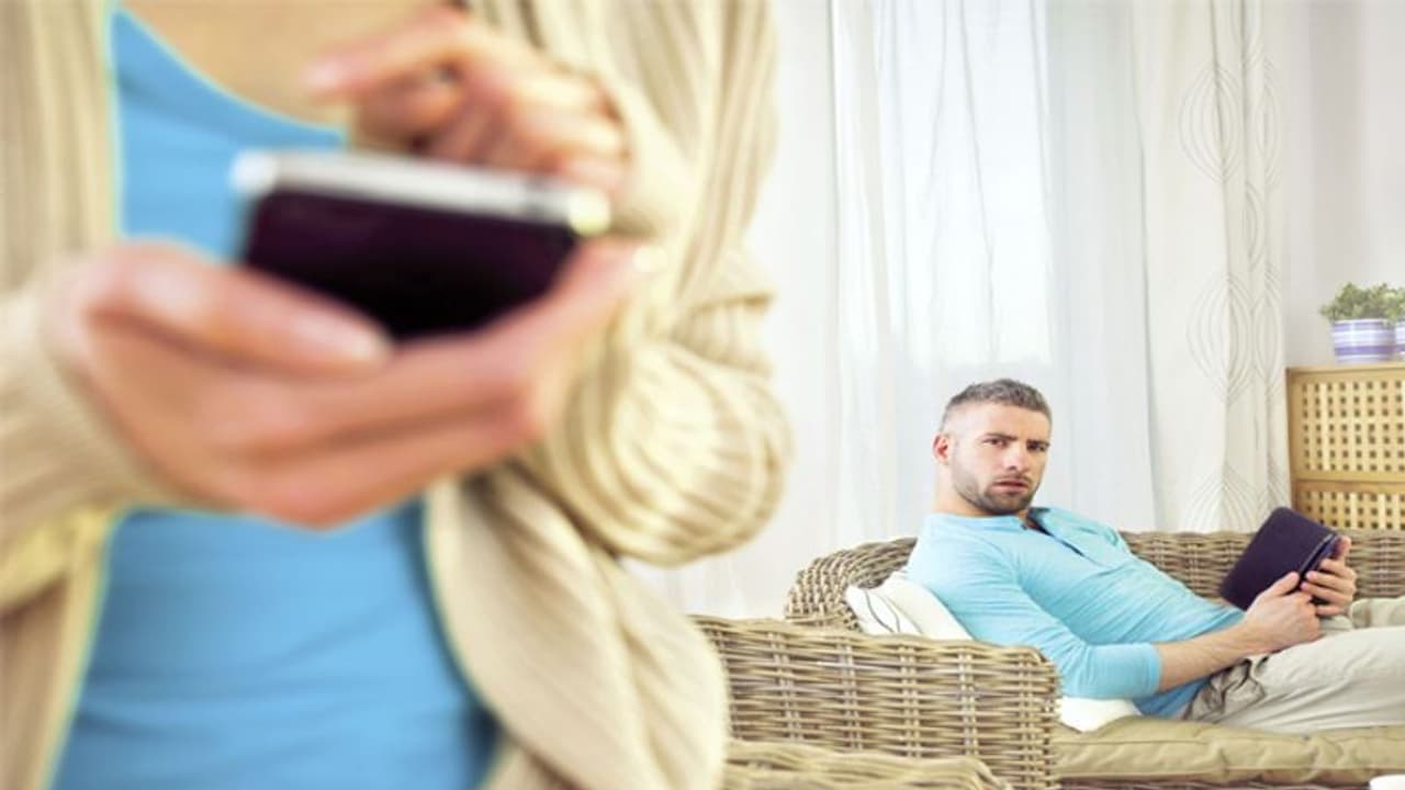 ब्लैक डायरी: घर से लेकर बेडरूम तक...पति करता था इग्नोर, एक दिन उसकी जेब ने मुझे शॉक्ड कर दिया ब्लैक डायरी: घर से लेकर बेडरूम तक...पति करता था इग्नोर, एक दिन उसकी जेब ने मुझे शॉक्ड कर दिया