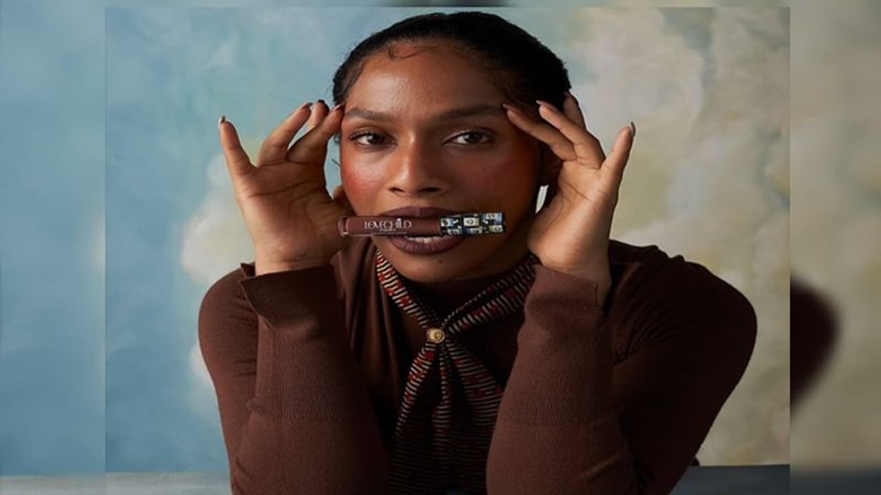 সৌন্দর্যের নতুন সংজ্ঞা লিখতে হাজির মাসাবা গুপ্তার 'লাভচাইল্ড' সৌন্দর্যের নতুন সংজ্ঞা লিখতে হাজির মাসাবা গুপ্তার 'লাভচাইল্ড'