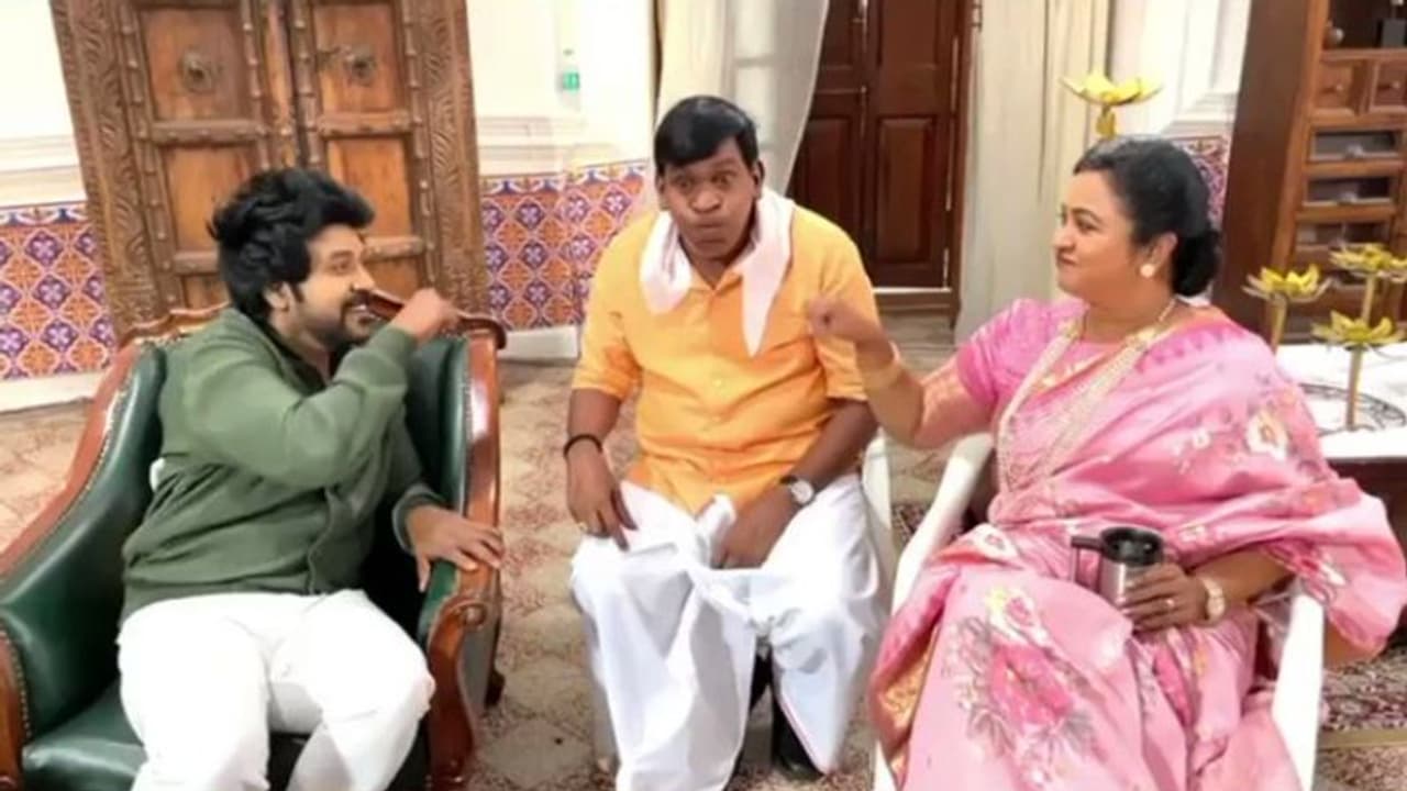 ‘சந்திரமுகி 2’ ஷூட்டிங் முடிந்ததும் வடிவேலு கன்னத்தில் ஓங்கி குத்துவிட்ட ராதிகா! பதறிபோன லாரன்ஸ் வைரல் வீடியோ ‘சந்திரமுகி 2’ ஷூட்டிங் முடிந்ததும் வடிவேலு கன்னத்தில் ஓங்கி குத்துவிட்ட ராதிகா! பதறிபோன லாரன்ஸ் வைரல் வீடியோ