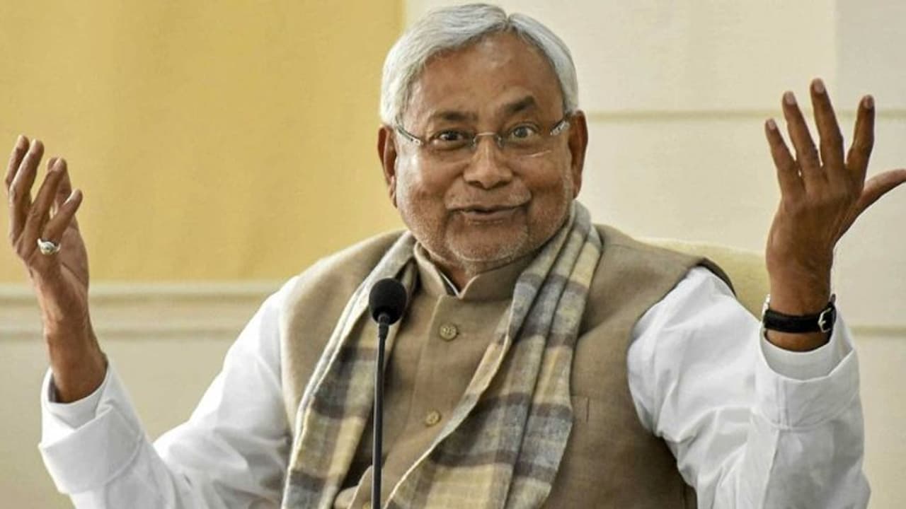 17 साल से बिहार की सत्ता में काबिज नीतीश कई बार सहयोगियों को दे चुके हैं धोखा, देख लीजिए पूरा रिकॉर्ड 17 साल से बिहार की सत्ता में काबिज नीतीश कई बार सहयोगियों को दे चुके हैं धोखा, देख लीजिए पूरा रिकॉर्ड