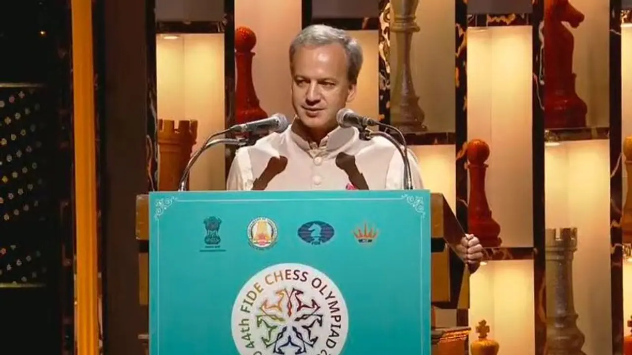 நான்கே மாதத்தில் அதிசயத்தை நிகழ்த்திட்டீங்க..! சர்வதேச செஸ் கூட்டமைப்பின் தலைவர் அர்காடி துவார்கோவிச் பாராட்டு நான்கே மாதத்தில் அதிசயத்தை நிகழ்த்திட்டீங்க..! சர்வதேச செஸ் கூட்டமைப்பின் தலைவர் அர்காடி துவார்கோவிச் பாராட்டு