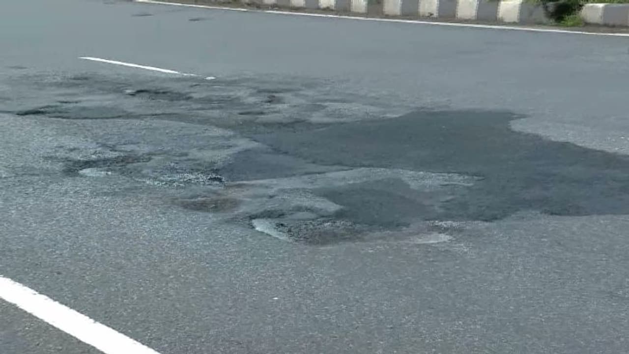  ഇടപ്പള്ളി മണ്ണുത്തി ദേശീയ പാതയിൽ അശാസ്ത്രീയ കുഴിയടയ്ക്കൽ തുടരുന്നു