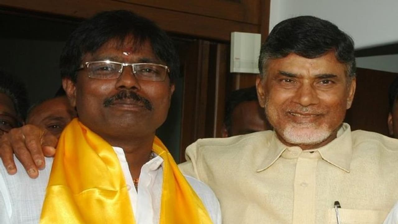 గుంటూరు జిల్లాలో టీడీపీకి షాక్.. పార్టీకి రాజీనామా చేసిన గంజి చిరంజీవి.. గుంటూరు జిల్లాలో టీడీపీకి షాక్.. పార్టీకి రాజీనామా చేసిన గంజి చిరంజీవి..