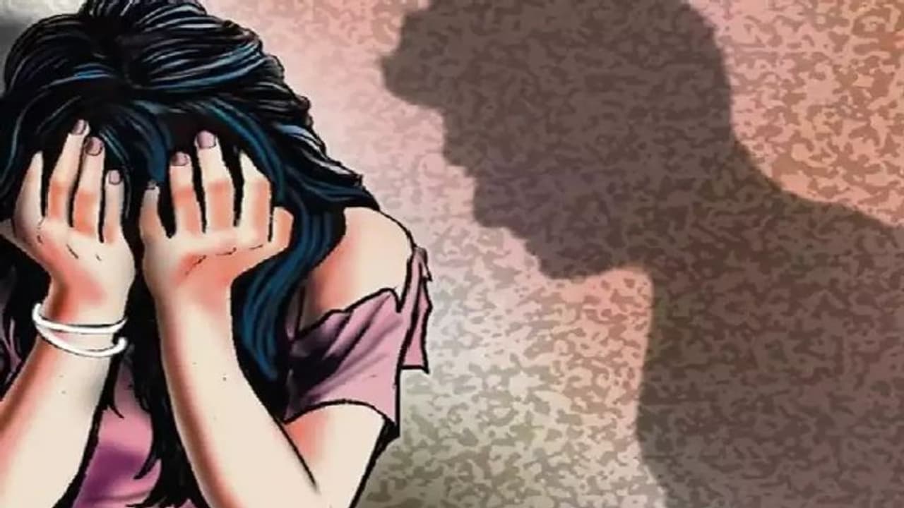 झाड़ियों से आ रही थी चीखने की आवाज, ग्रामीण नजारा देख कर रह गए हैरान, सीवान में दर्दनाक घटना