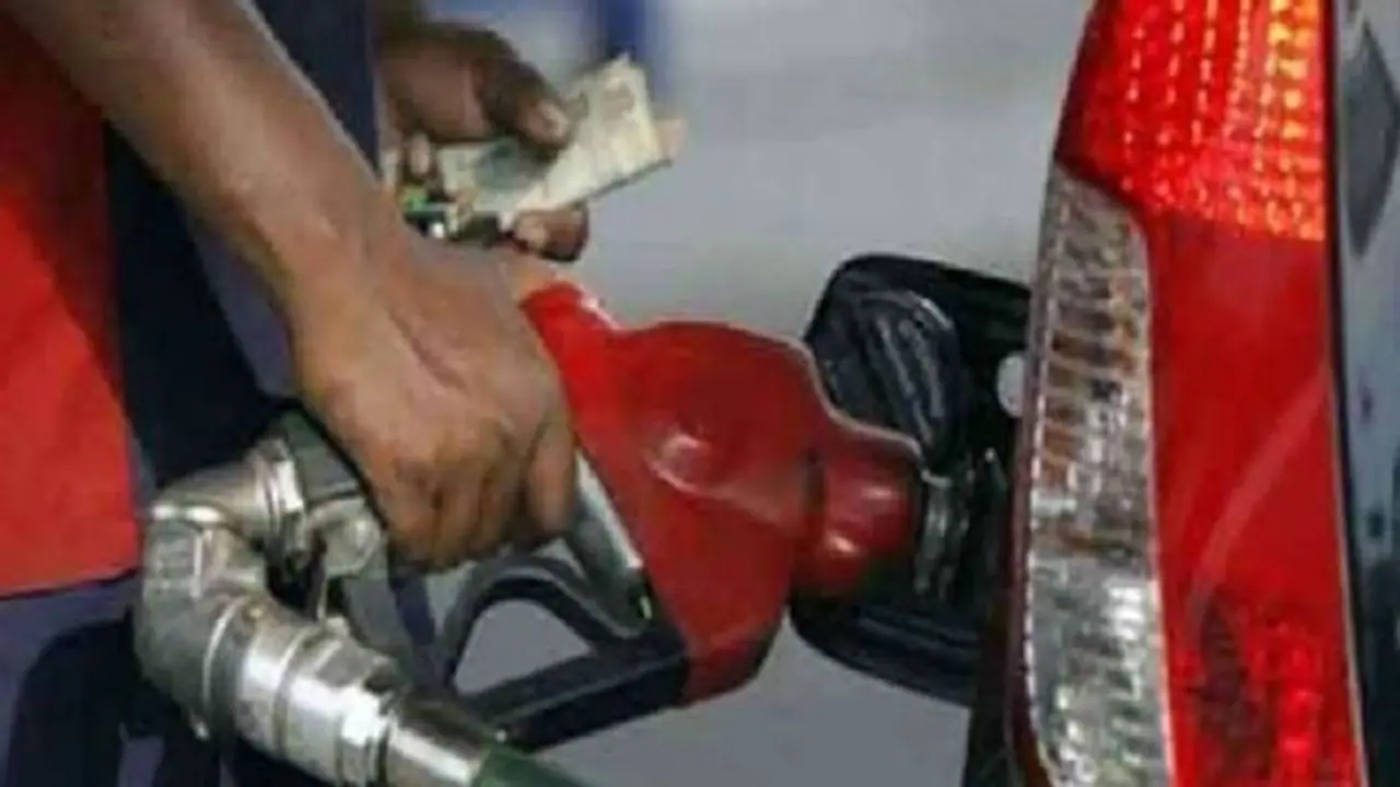 ನಿಮ್ಮ ನಗರಗಳಲ್ಲಿ ಇಂದಿನ ಪೆಟ್ರೋಲ್, ಡೀಸೆಲ್ ಬೆಲೆ ಎಷ್ಟಿದೆ ನೋಡಿ.. ನಿಮ್ಮ ನಗರಗಳಲ್ಲಿ ಇಂದಿನ ಪೆಟ್ರೋಲ್, ಡೀಸೆಲ್ ಬೆಲೆ ಎಷ್ಟಿದೆ ನೋಡಿ..