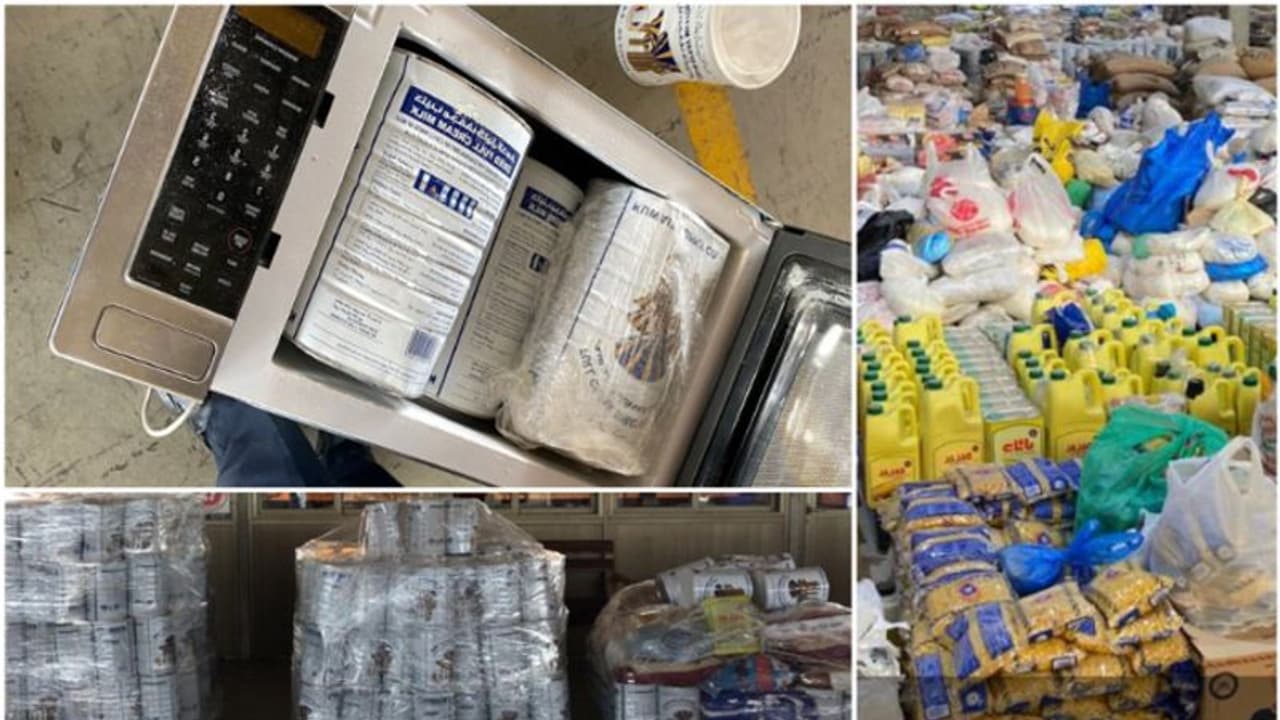 കുവൈത്തില് നിന്ന് വിദേശത്ത് കടത്താന് ശ്രമിച്ച റേഷന് ഭക്ഷ്യ വസ്തുക്കള് പിടികൂടി കുവൈത്തില് നിന്ന് വിദേശത്ത് കടത്താന് ശ്രമിച്ച റേഷന് ഭക്ഷ്യ വസ്തുക്കള് പിടികൂടി