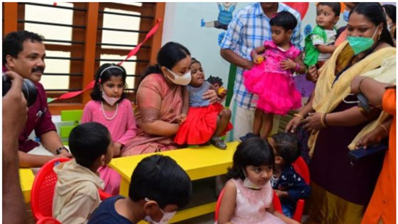 തൊഴിലിടങ്ങളിലെ ശിശുപരിപാലന കേന്ദ്രങ്ങൾ; ആദ്യഘട്ടത്തിൽ 25 കേന്ദ്രങ്ങൾ ആരംഭിക്കുമെന്ന് മന്ത്രി വീണ ജോർജ്ജ്