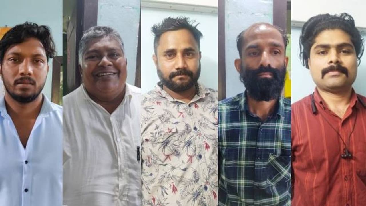 മലദ്വാരത്തിൽ സ്വർണ്ണം കടത്തി, ഏജന്റിന് കൈമാറും മുന്നെ തട്ടിക്കൊണ്ടുപോകൽ നാടകം, കൈയ്യോടെ പിടികൂടി പൊലീസ്