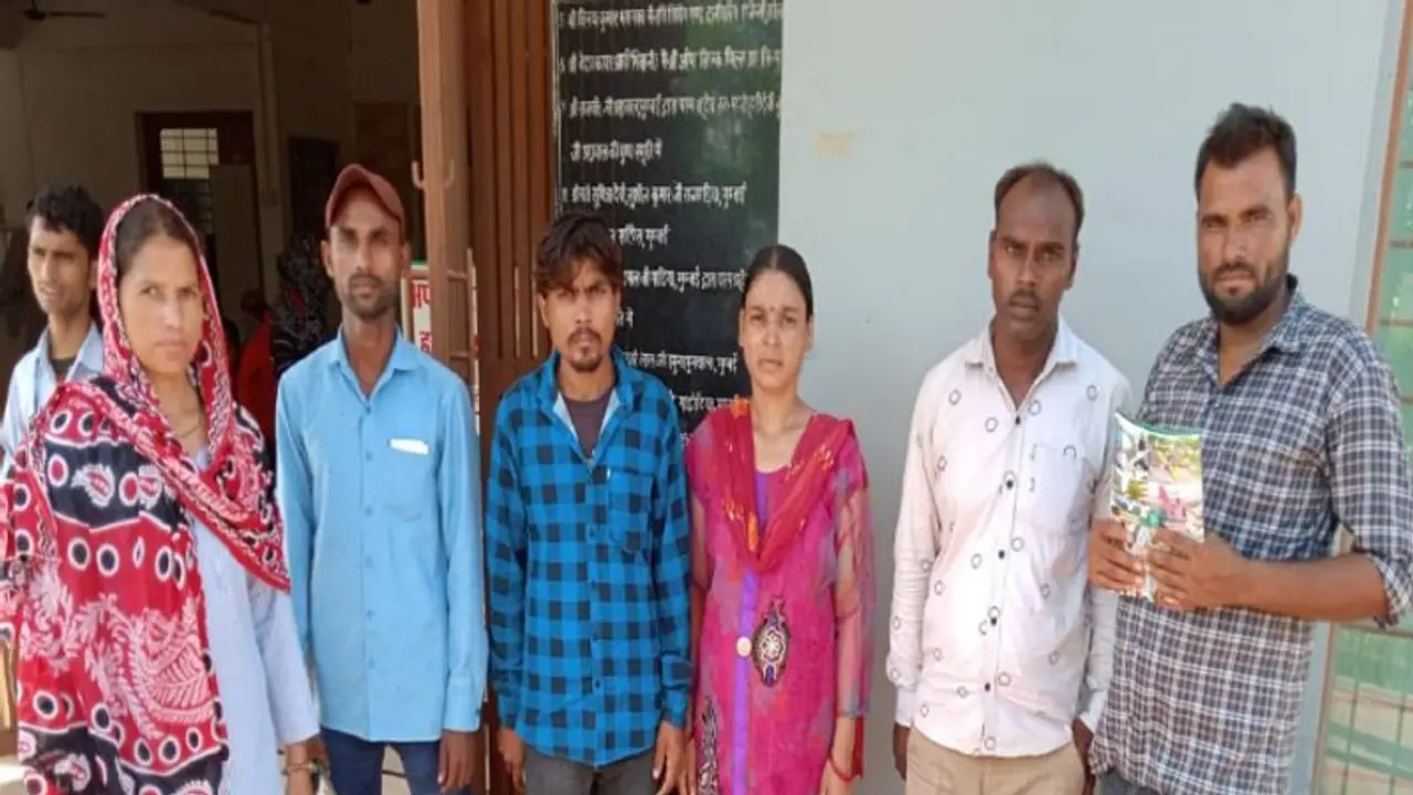 एक फोन कॉल ने बढ़ाई उत्तर प्रदेश के शिव की खुशी, राखी से ठीक एक दिन पहले मिला अनोखा तोहफा, आंखों से छलके आंसू एक फोन कॉल ने बढ़ाई उत्तर प्रदेश के शिव की खुशी, राखी से ठीक एक दिन पहले मिला अनोखा तोहफा, आंखों से छलके आंसू