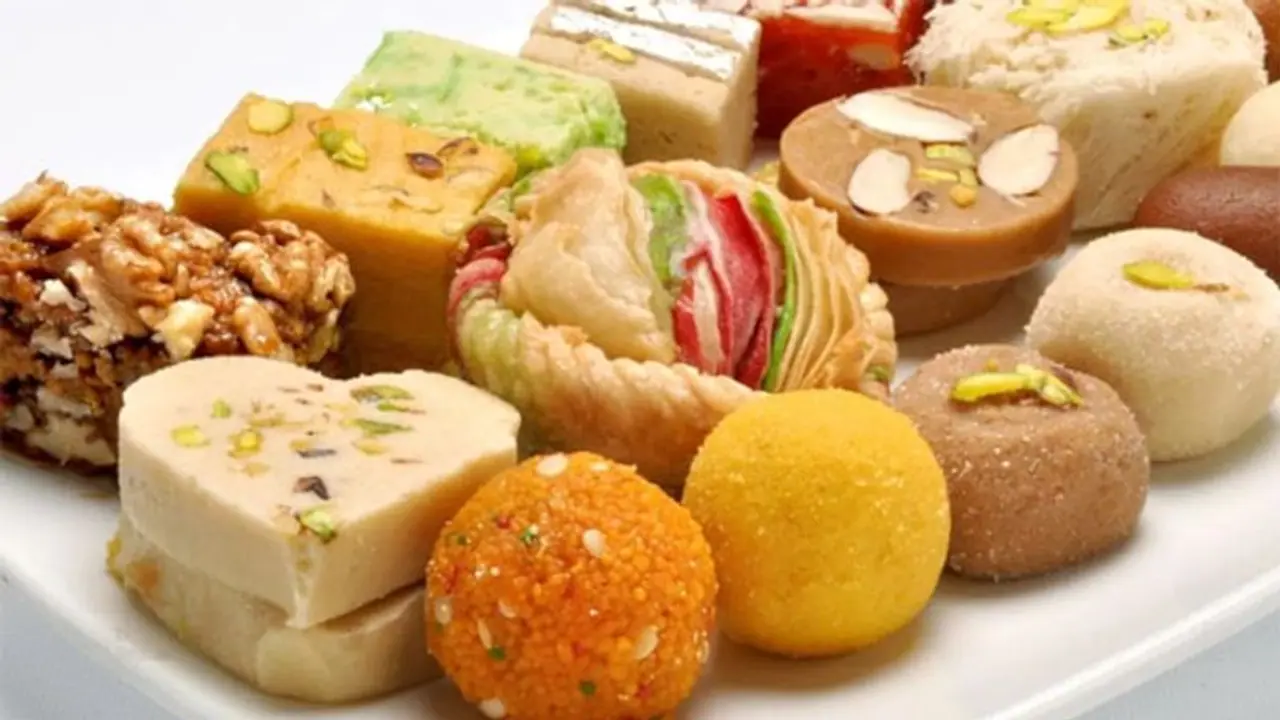 রাশি অনুসারে ভাইকে দিন মিষ্টি, ঘটবে উন্নতি, জেনে নিন কোন মিষ্টি কিনবেন কার জন্য রাশি অনুসারে ভাইকে দিন মিষ্টি, ঘটবে উন্নতি, জেনে নিন কোন মিষ্টি কিনবেন কার জন্য