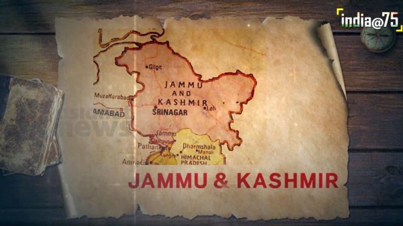 గులాంనబీ గుడ్ బై.. అమిత్ షాతో జమ్మూ బీజేపీ యూనిట్ భేటీ.. వేగంగా మారుతున్న కాశ్మీర్ రాజకీయాలు గులాంనబీ గుడ్ బై.. అమిత్ షాతో జమ్మూ బీజేపీ యూనిట్ భేటీ.. వేగంగా మారుతున్న కాశ్మీర్ రాజకీయాలు