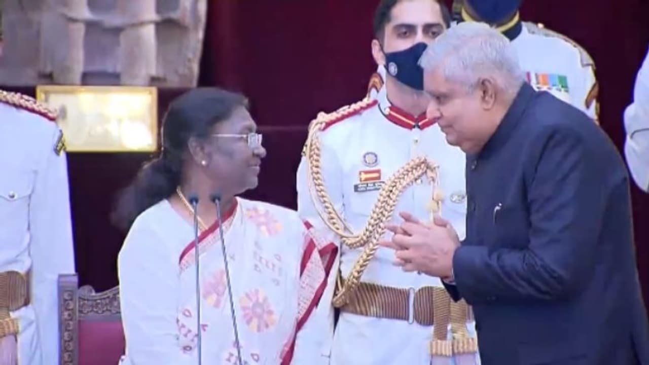 ജഗ്ദീപ് ധൻക‍ര്‍ ഉപരാഷ്ട്രപതിയായി സത്യപ്രതിജ്ഞ ചെയ്ത് അധികാരമേറ്റു 