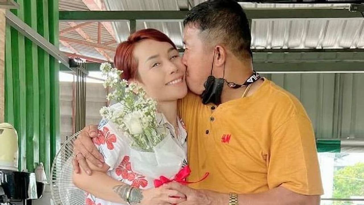 ഭർത്താവിനു വേണ്ടി സുന്ദരിയും വിദ്യാസമ്പന്നയുമായ കാമുകിയെ തേടുന്നു, പരസ്യം നൽകി ഭാര്യ ഭർത്താവിനു വേണ്ടി സുന്ദരിയും വിദ്യാസമ്പന്നയുമായ കാമുകിയെ തേടുന്നു, പരസ്യം നൽകി ഭാര്യ