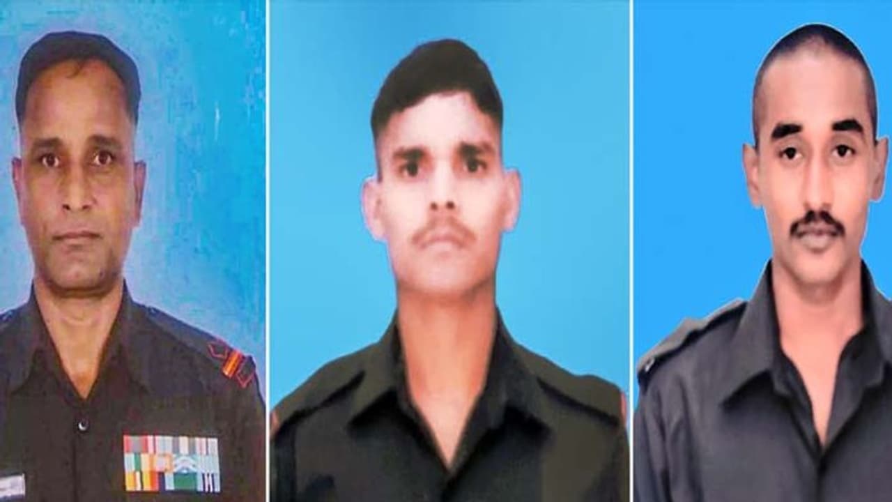 राजौरी में आर्मी कैम्प पर आतंकी हमला, दोनों तरफ से भीषण गोलीबारी में 2 आतंकवादी ढेर, 3 जवान शहीद, 5 घायल राजौरी में आर्मी कैम्प पर आतंकी हमला, दोनों तरफ से भीषण गोलीबारी में 2 आतंकवादी ढेर, 3 जवान शहीद, 5 घायल