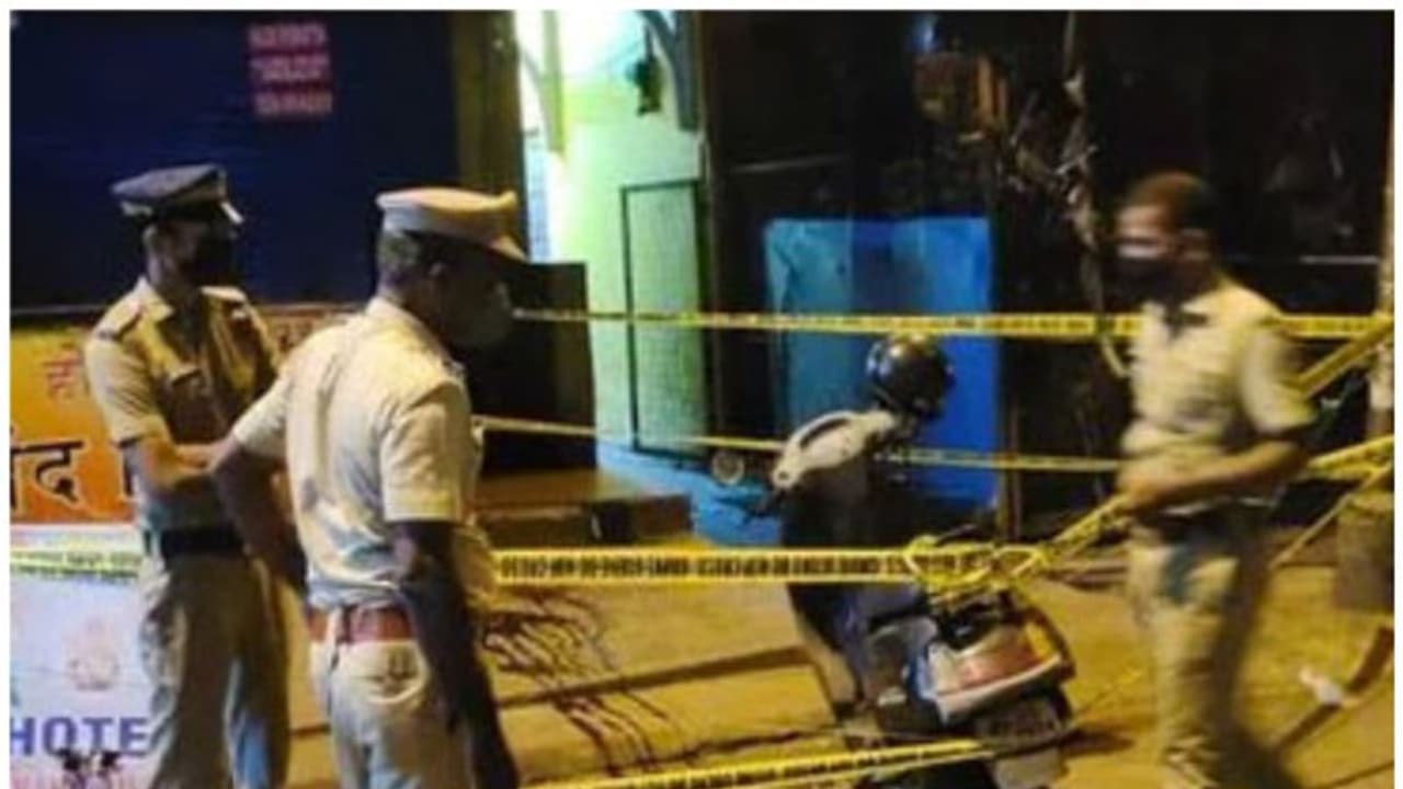 സുരേഷ് എവിടെ? കൊച്ചിയിൽ നഗരമധ്യമത്തിൽ സുഹൃത്തിനെ കുത്തിക്കൊന്നയാളെ തിരഞ്ഞ് പൊലീസ്